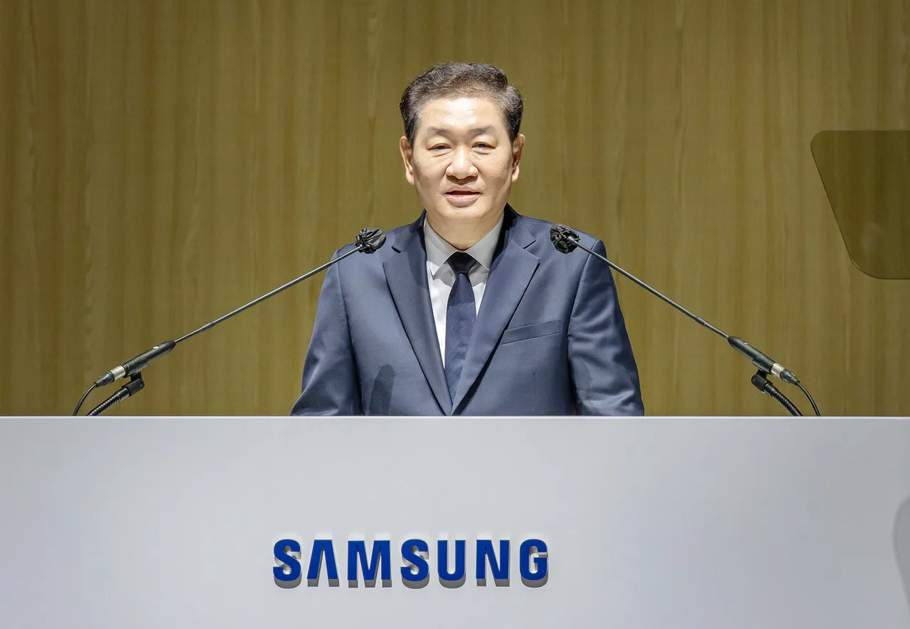 Phó Chủ tịch kiêm đồng CEO Han Jong Hee phát biểu tại đại hội cổ đông thường niên của Samsung ngày 19/3. Ảnh: Samsung.