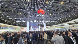 Huawei báo cáo doanh thu năm 2024 tăng mạnh nhờ mảng viễn thông và tiêu dùng. Ảnh: CNBC